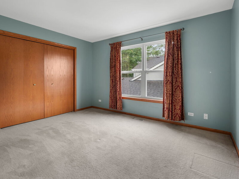 1942 W River Oaks Drive Round Lake IL 60073