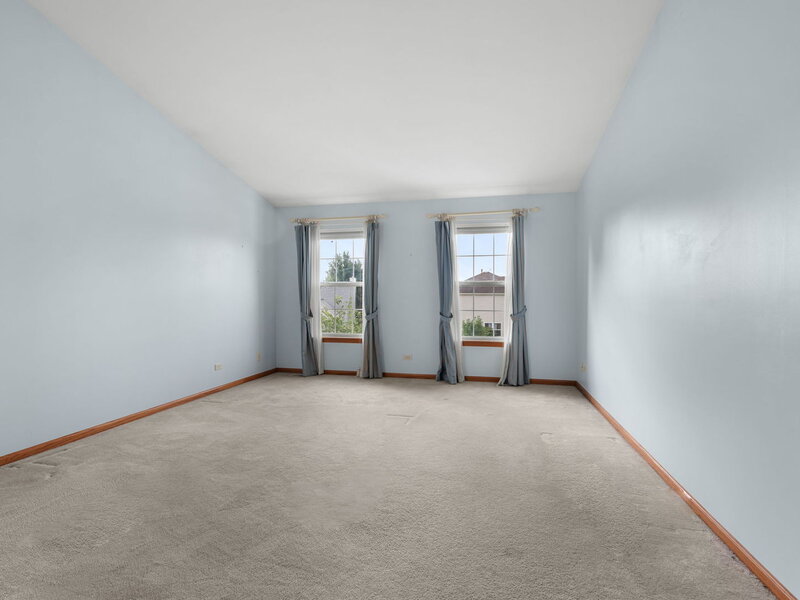 1942 W River Oaks Drive Round Lake IL 60073