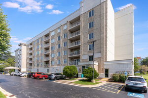 Photo of 2030 Saint Regis Drive Lombard IL 60148 Unit 412