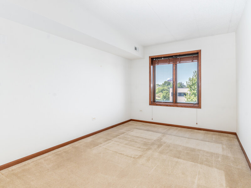 2030 Saint Regis Drive Lombard IL 60148
