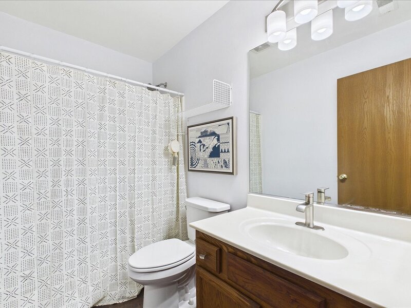 472 Heather Court Lindenhurst IL 60046