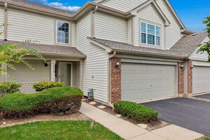 Photo of 472 Heather Court Lindenhurst IL 60046 Unit 40-C2-472
