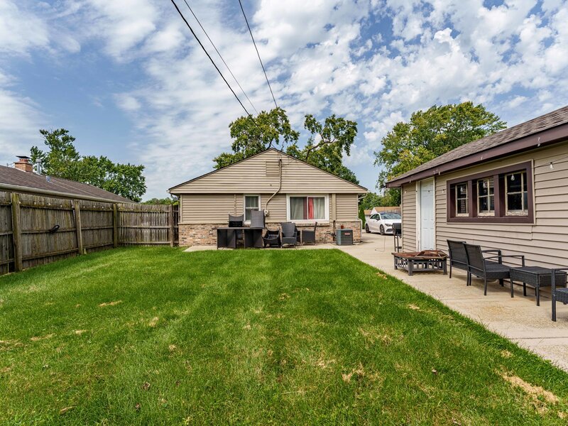 5037 Elm Circle Drive Oak Lawn IL 60453