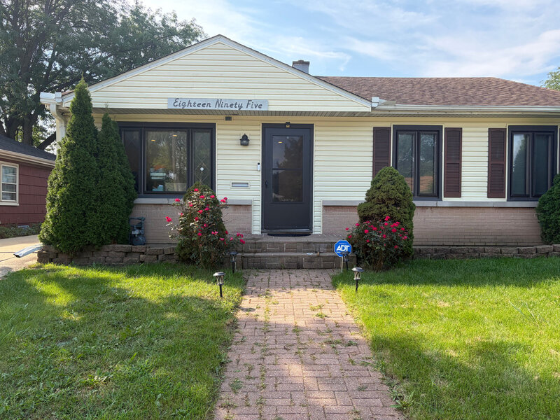 1895 Welwyn Avenue Des Plaines IL 60018
