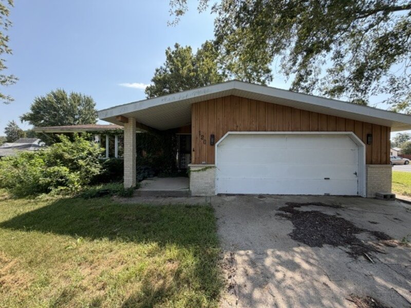 120 W Pacific Street Essex IL 60935