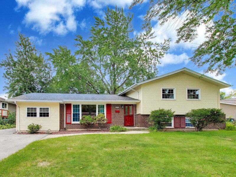 2805 Kincaid Drive Woodridge IL 60517