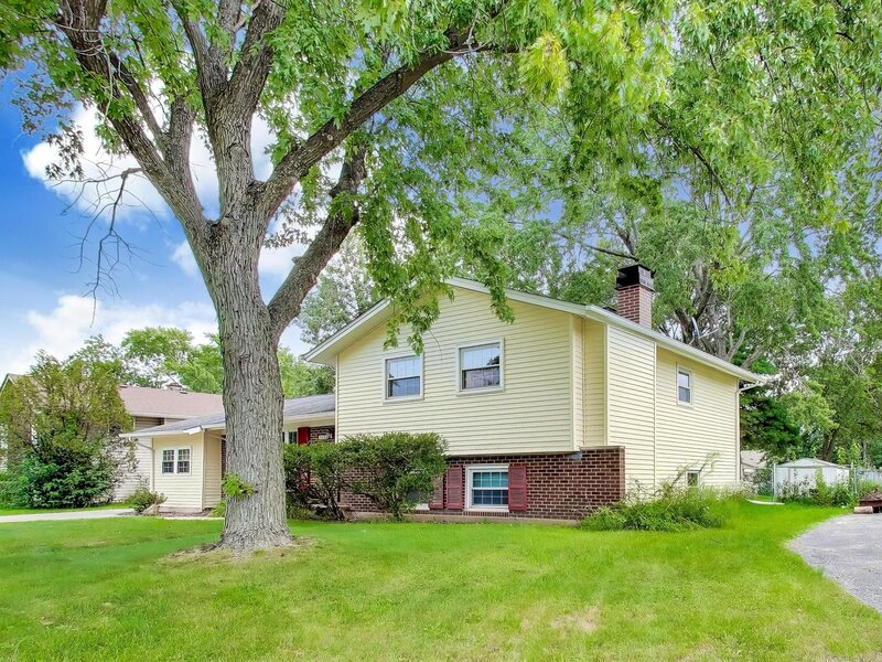 2805 Kincaid Drive Woodridge IL 60517