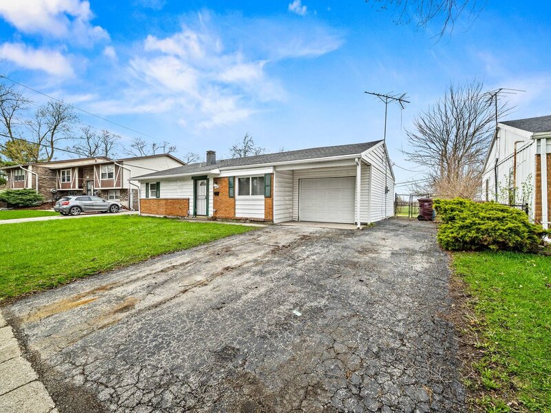 1801 215th Place Sauk Village IL 60411