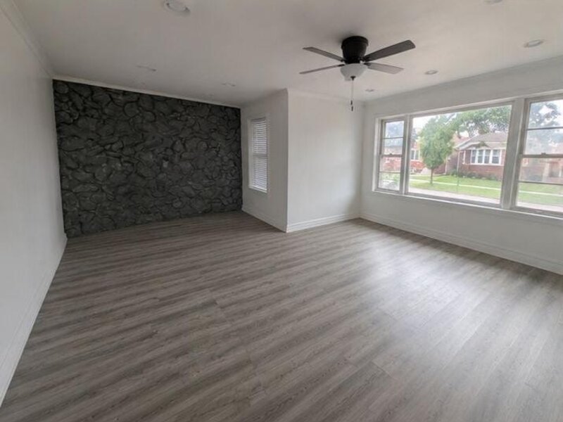 5137 N Menard Avenue Chicago IL 60630