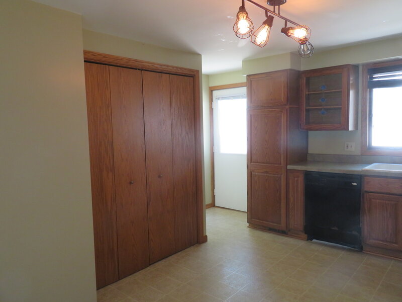 604 West Avenue Morris IL 60450