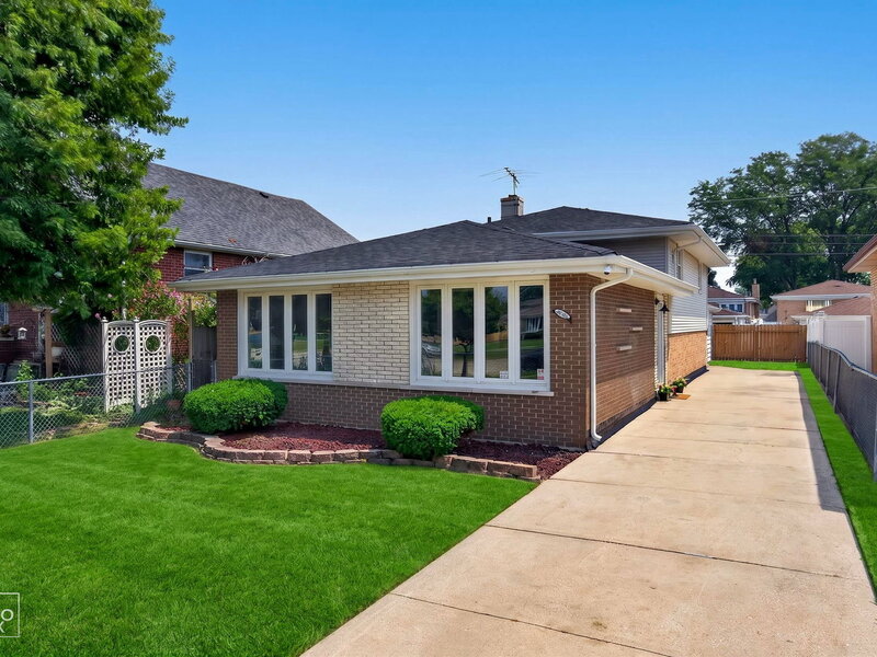 7725 Narragansett Avenue Burbank IL 60459