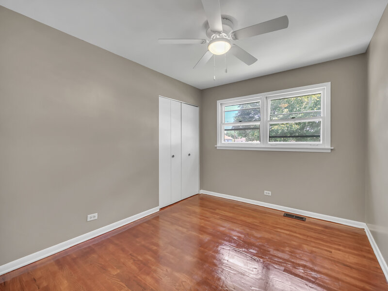 10 N Adams Drive Addison IL 60101