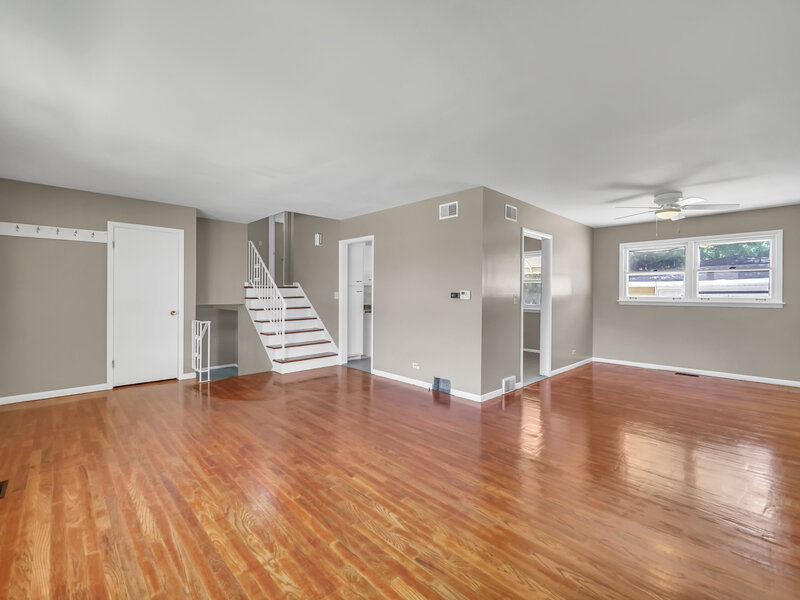 10 N Adams Drive Addison IL 60101