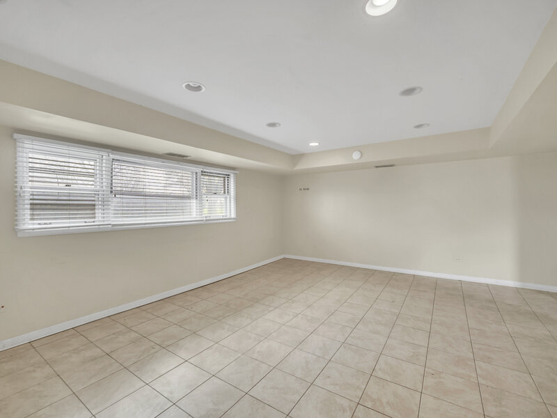 10 N Adams Drive Addison IL 60101