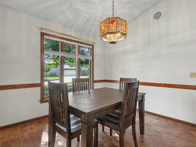 452 Commonwealth Lane Elmhurst IL 60126