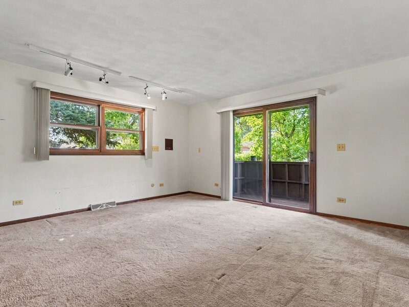 452 Commonwealth Lane Elmhurst IL 60126