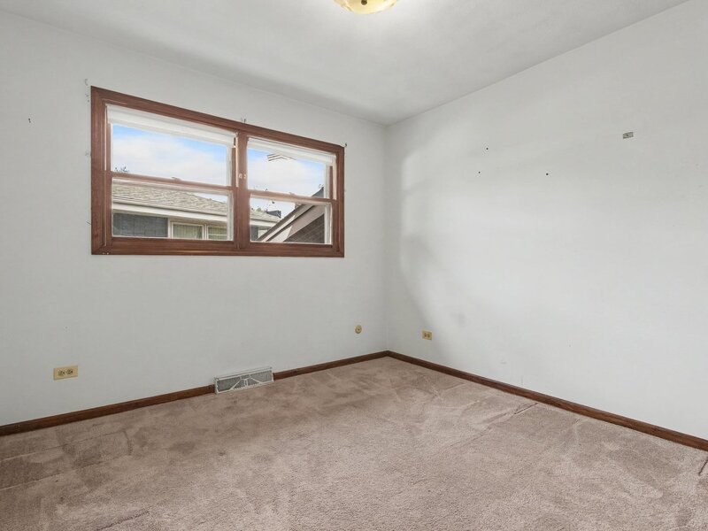 452 Commonwealth Lane Elmhurst IL 60126