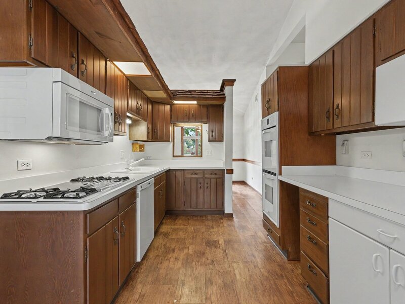 452 Commonwealth Lane Elmhurst IL 60126