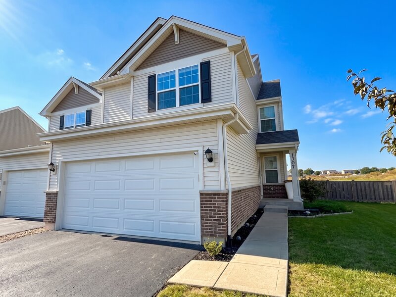 1307 Fawnlily Circle Joliet IL 60431