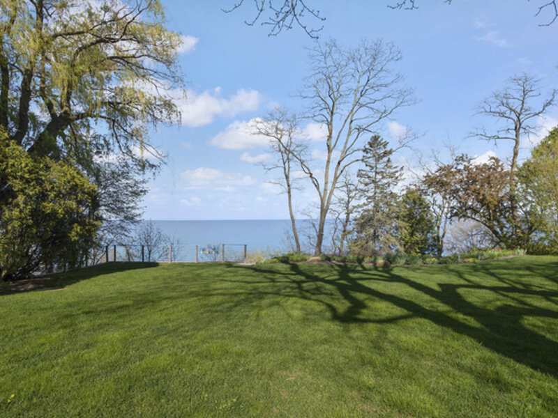 22 Lakeview Terrace Highland Park IL 60035