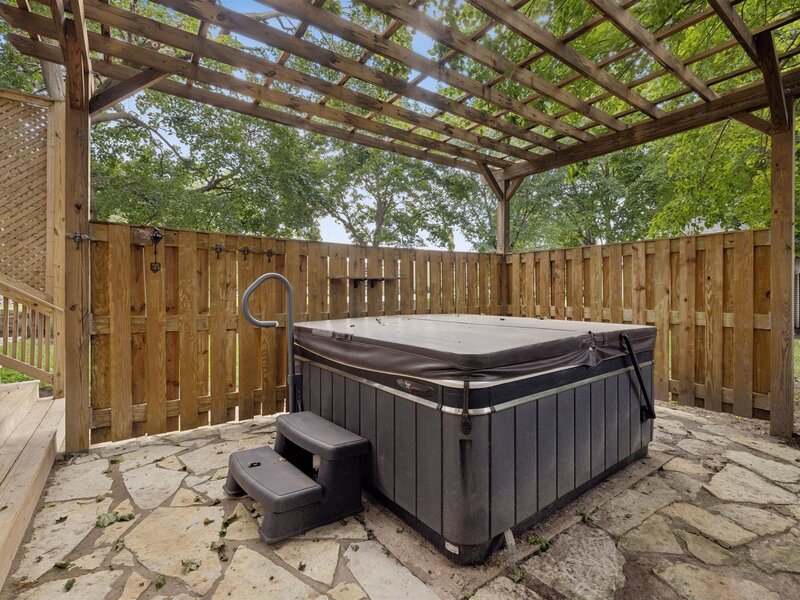 110 S Walkup Avenue Crystal Lake IL 60014