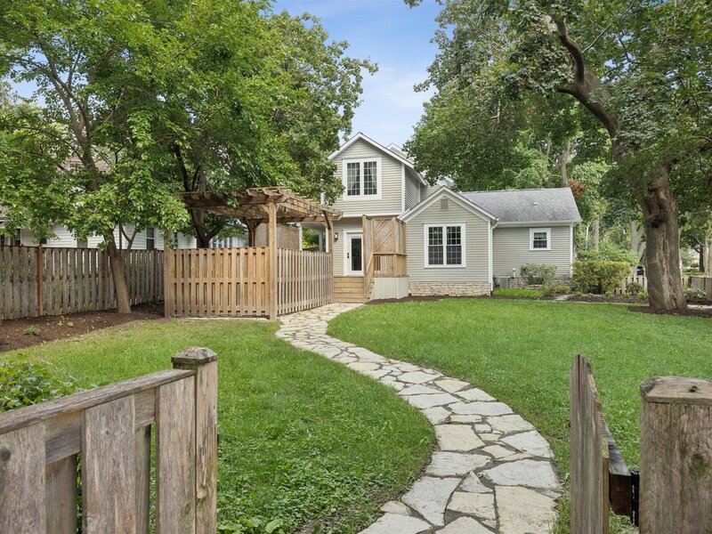 110 S Walkup Avenue Crystal Lake IL 60014