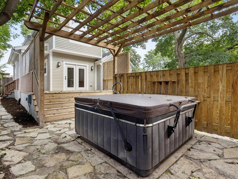 110 S Walkup Avenue Crystal Lake IL 60014