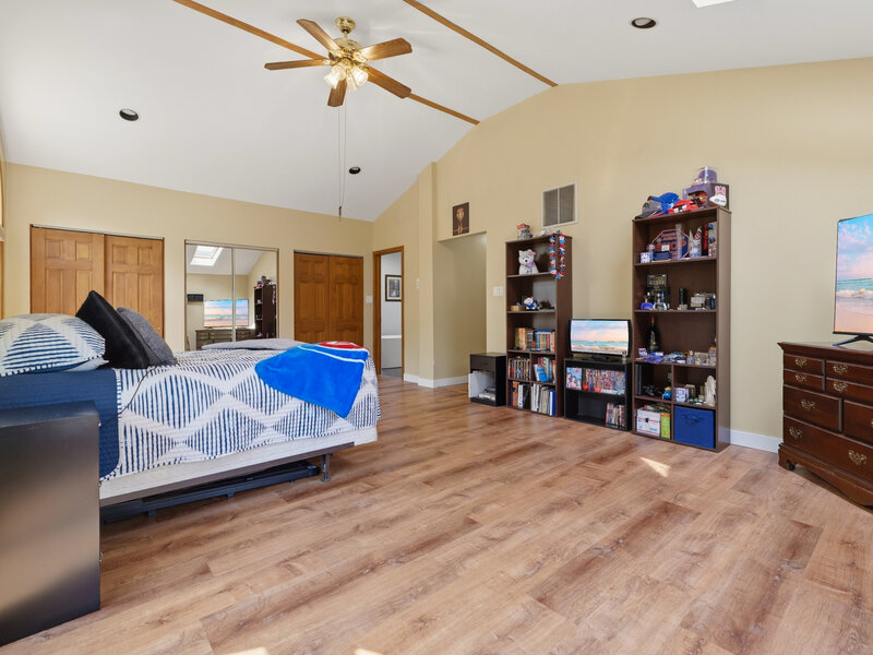 152 S Lancaster Drive Bolingbrook IL 60440