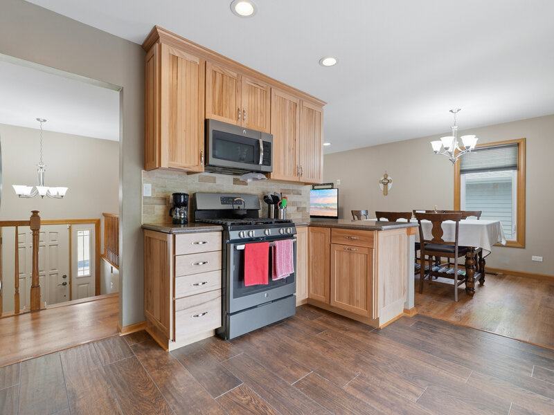 152 S Lancaster Drive Bolingbrook IL 60440