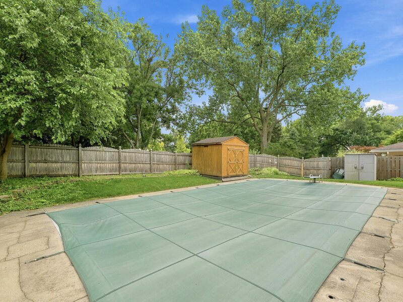 152 S Lancaster Drive Bolingbrook IL 60440