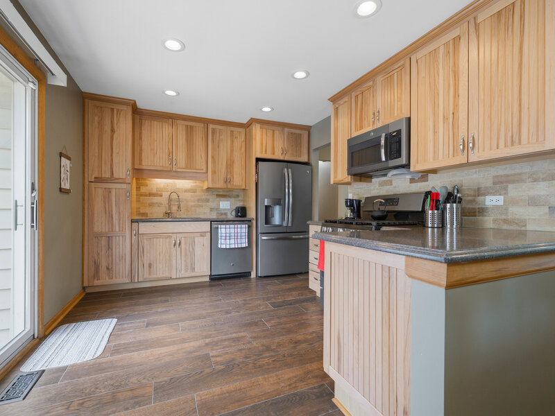 152 S Lancaster Drive Bolingbrook IL 60440