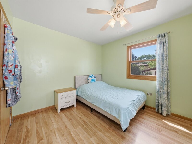 17946 Hickory Street Lansing IL 60438