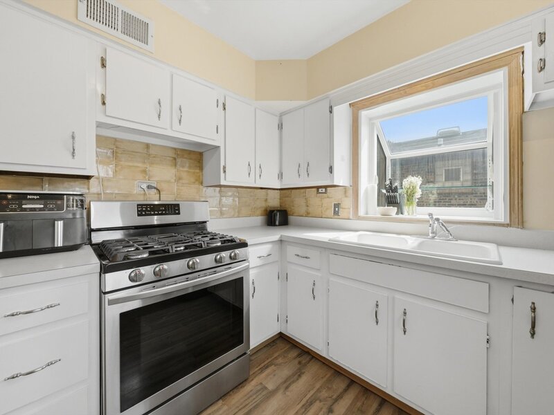 17946 Hickory Street Lansing IL 60438