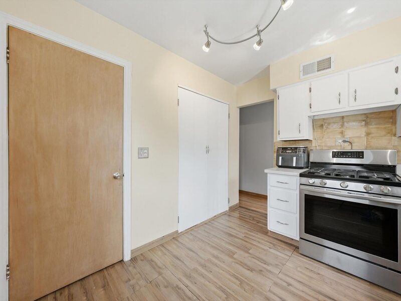 17946 Hickory Street Lansing IL 60438