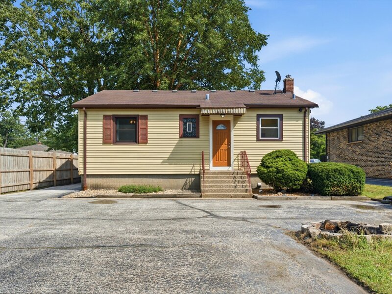 17946 Hickory Street Lansing IL 60438