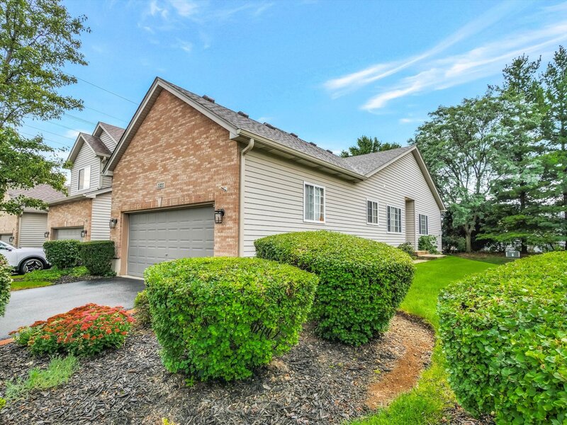 1321 Dancing Bear Lane Elgin IL 60120