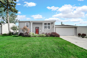 Photo of 310 Mckool Avenue Romeoville IL 60446