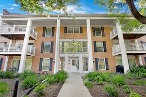 Photo of 5500 Carriageway Drive Rolling Meadows IL 60008 Unit 309