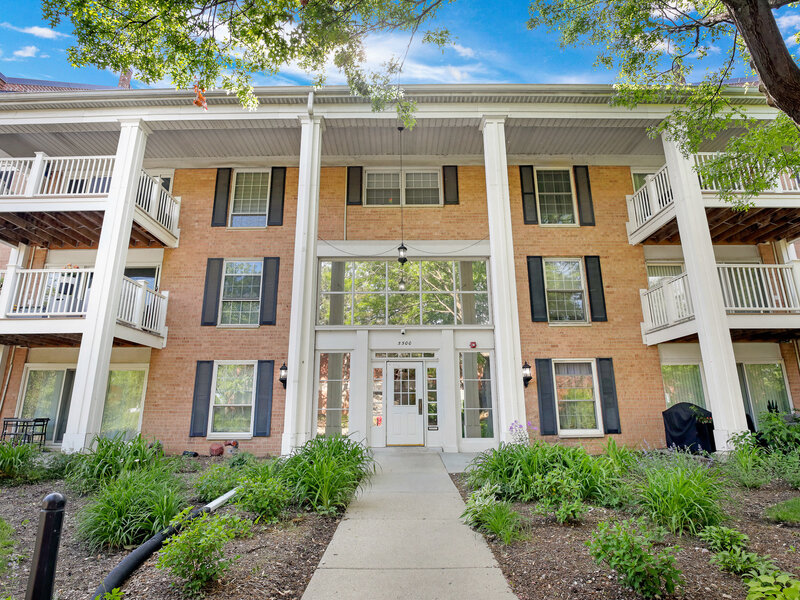 5500 Carriageway Drive Rolling Meadows IL 60008