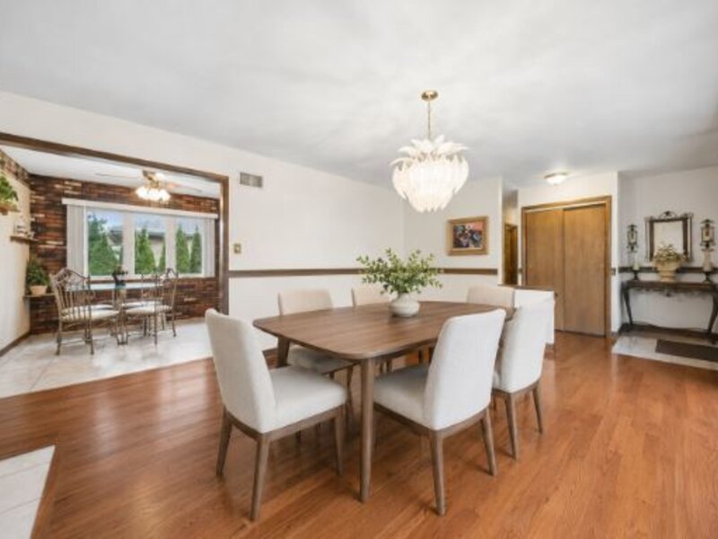 8231 W Berwyn Avenue Chicago IL 60656