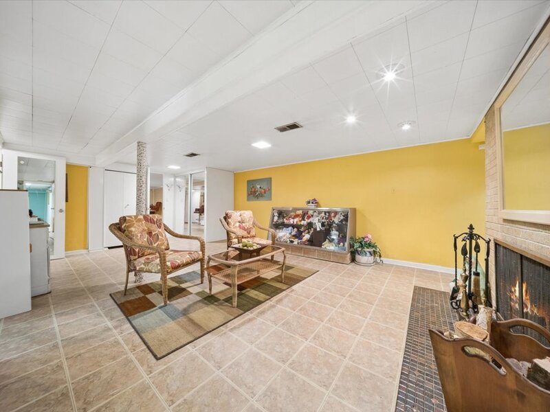 8231 W Berwyn Avenue Chicago IL 60656