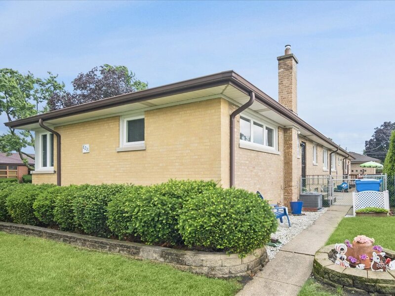 8231 W Berwyn Avenue Chicago IL 60656