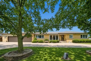 Photo of 8231 W Berwyn Avenue Chicago IL 60656