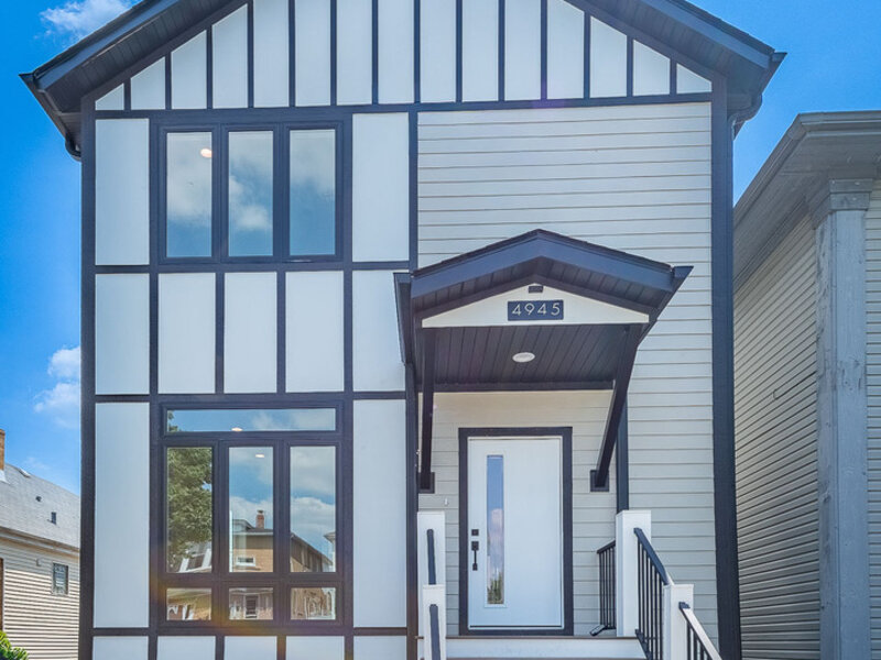 4945 W Berenice Avenue Chicago IL 60641