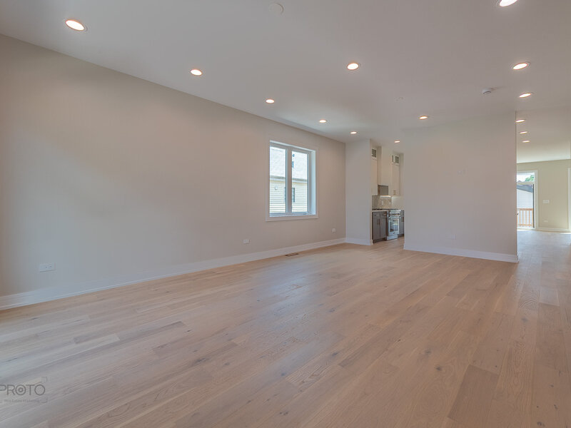 4945 W Berenice Avenue Chicago IL 60641