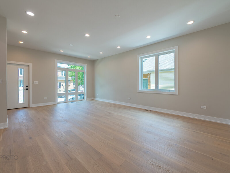 4945 W Berenice Avenue Chicago IL 60641