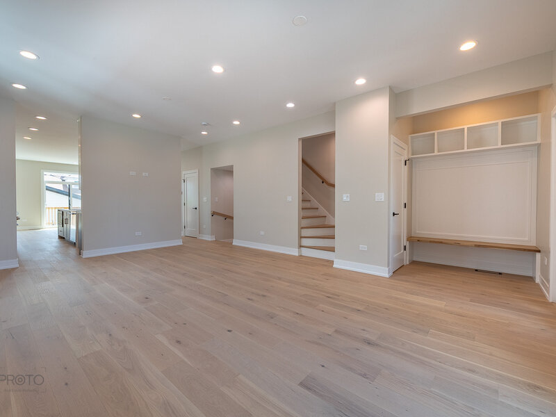 4945 W Berenice Avenue Chicago IL 60641