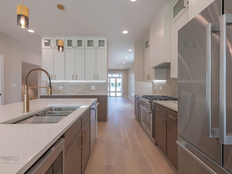 4945 W Berenice Avenue Chicago IL 60641