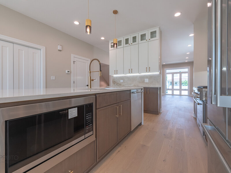 4945 W Berenice Avenue Chicago IL 60641