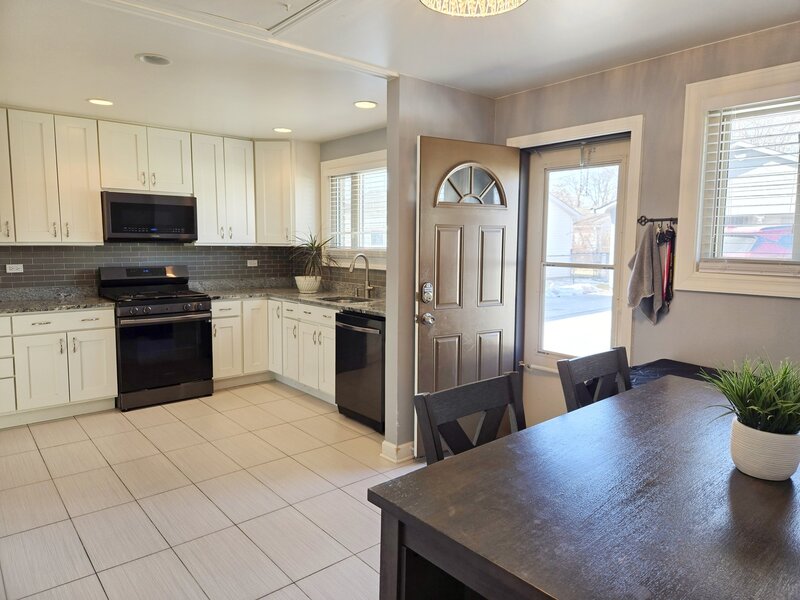 980 W Grant Drive Des Plaines IL 60016